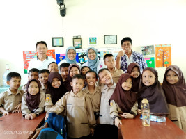 Senyum Sehat di Sekolah: Dokter Gigi Beri Penyuluhan di SDN Sunyaragi 1 Cirebon